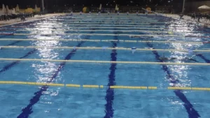 تفسير السباحة في المنام عند ابن سيرين: دلالات الحلم التي تعكس حالات الانتظار والتغيير